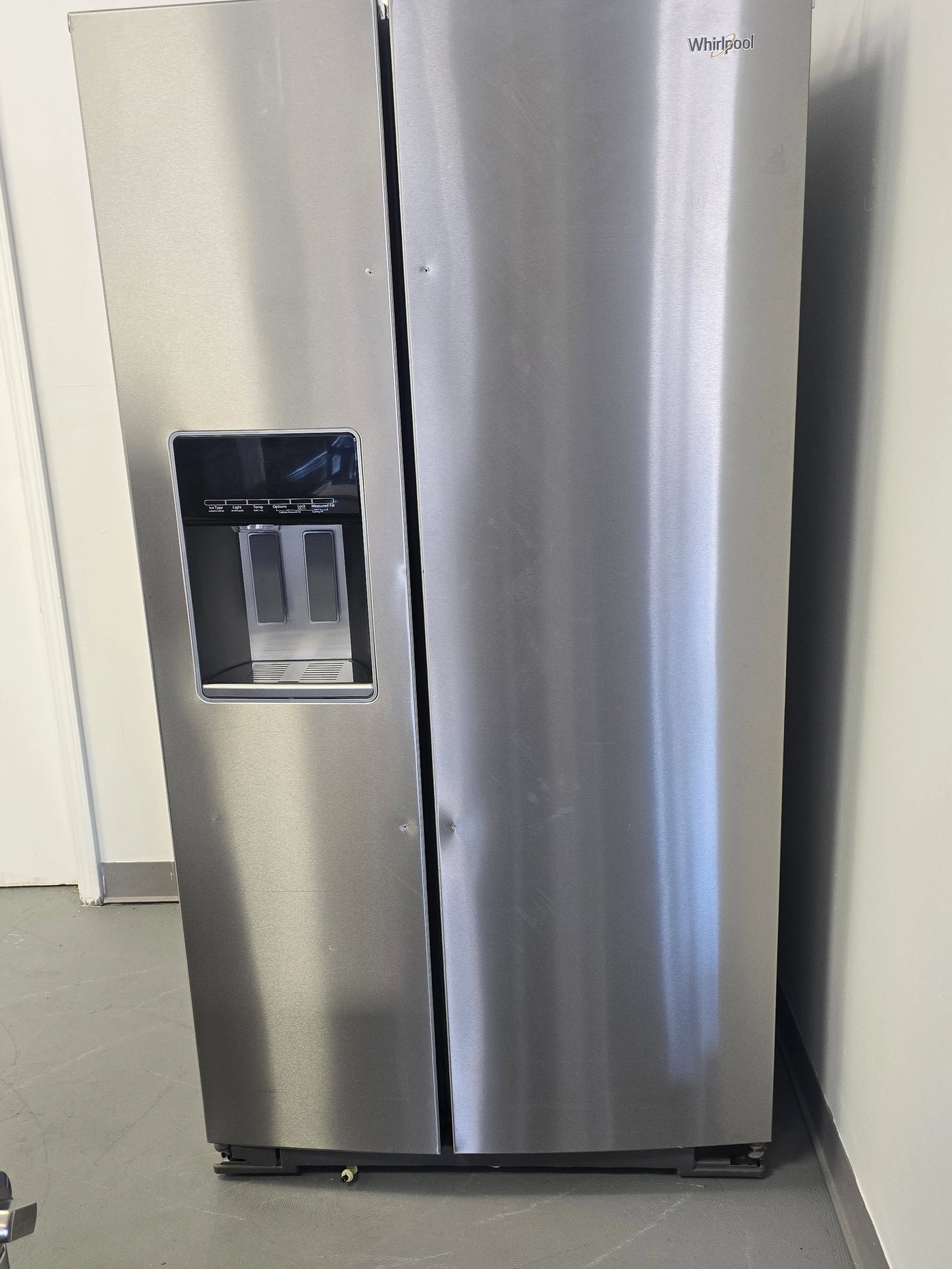 Whirlpool Side by side Refrigerator with water & ice maker
